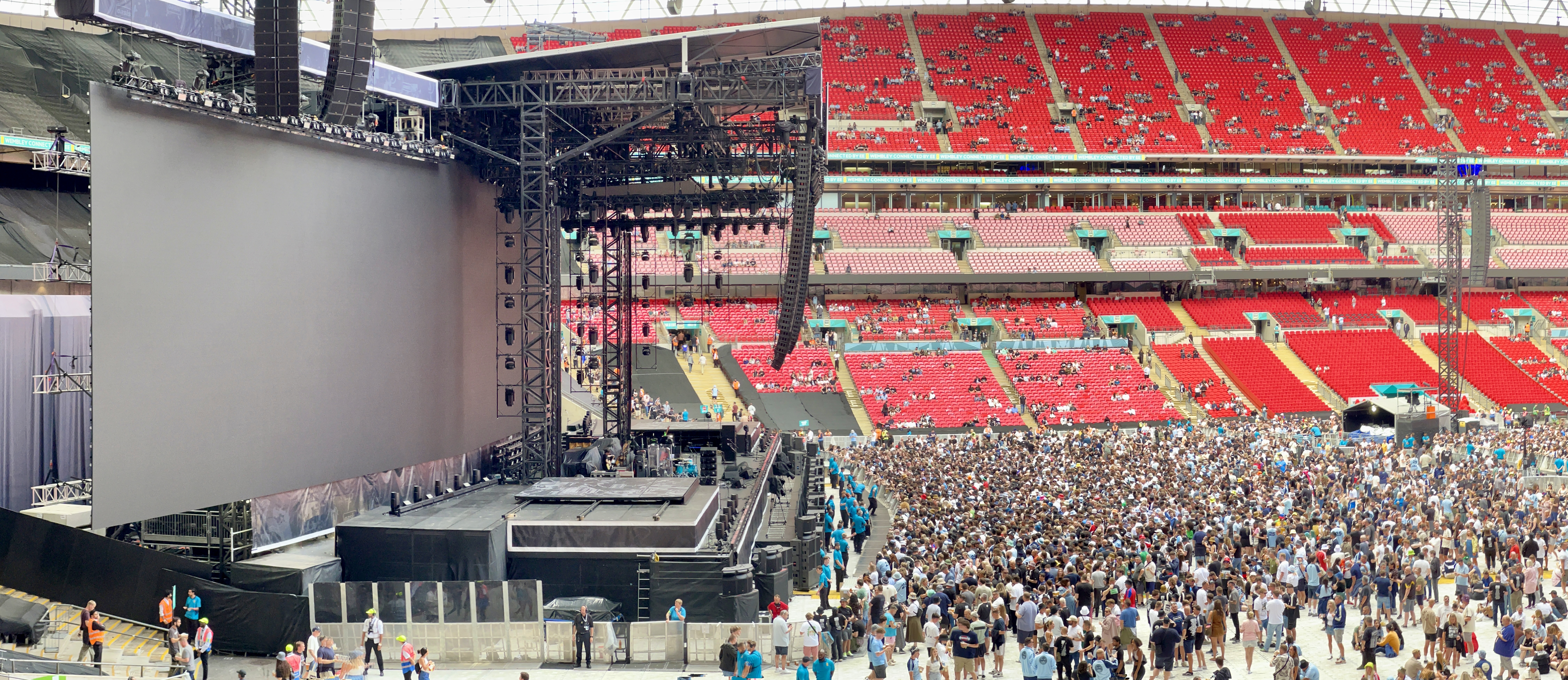 Oasis Live '25 Concert, Wembley Stadium 30 July – dsgb
